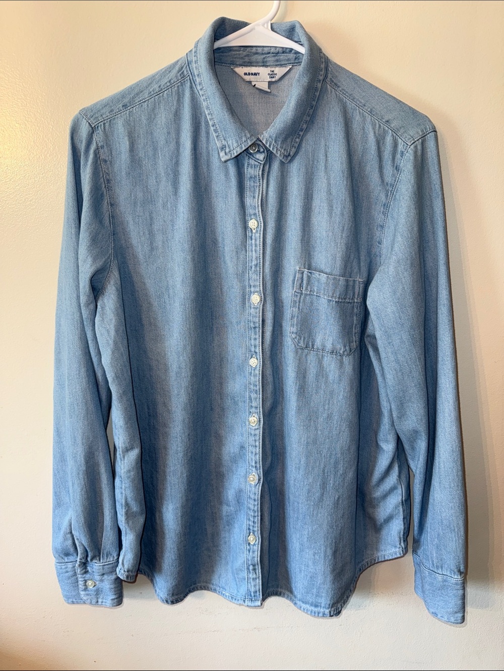 Old Navy Light Wash Chambray Denim Button-Down The Classic Shirt L